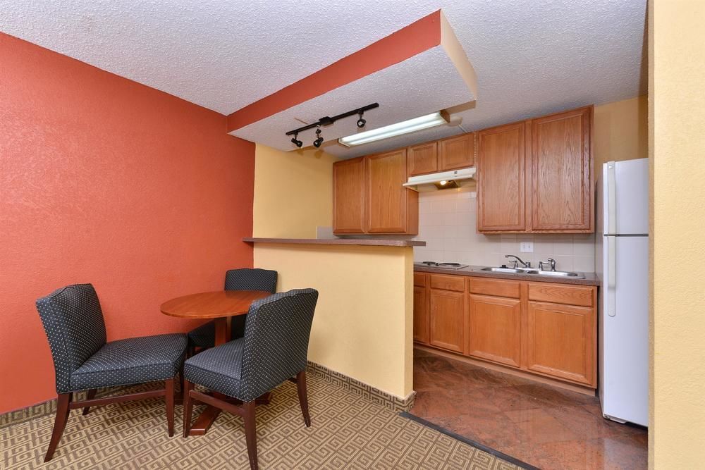 Americas Best Value Inn Downtown Houston Exterior photo